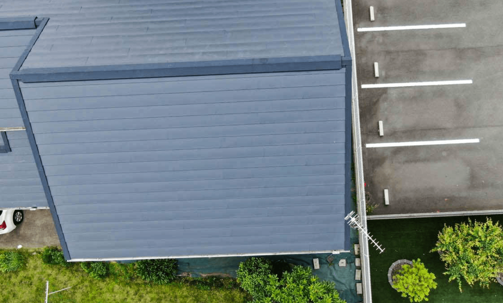 カバー工法　屋根塗装完成　写真​
